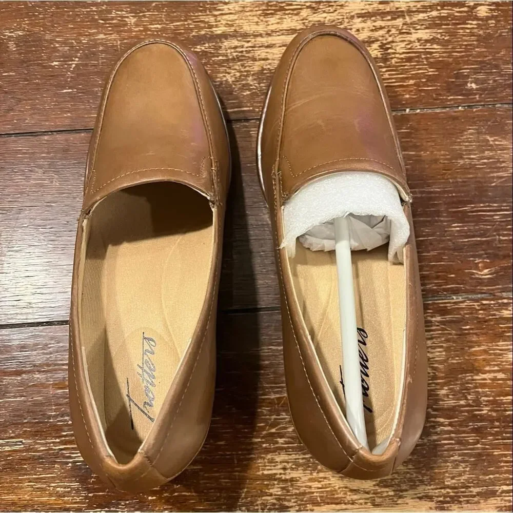 Trotters Marche slip-on wedge loafers in leather Size 6.5